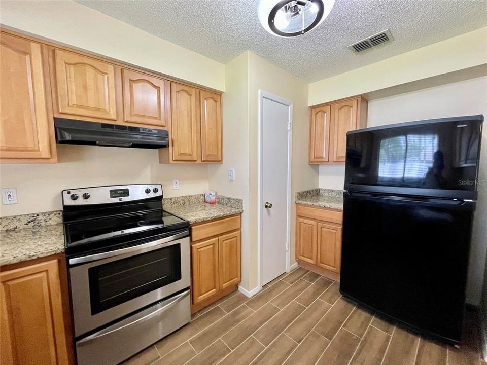 For Rent: $2,200 (3 beds, 2 baths, 1240 Square Feet)