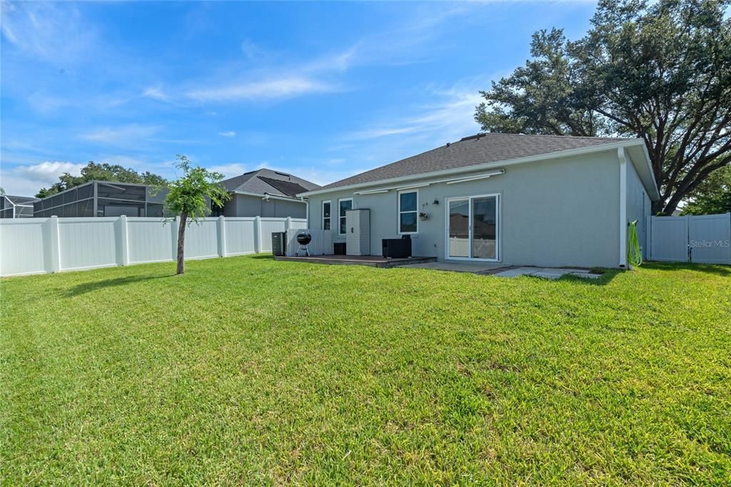 Active With Contract: $400,000 (3 beds, 2 baths, 1374 Square Feet)