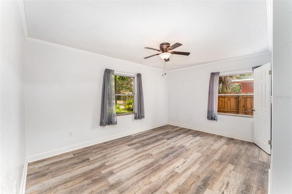 Active With Contract: $325,000 (4 beds, 2 baths, 1687 Square Feet)