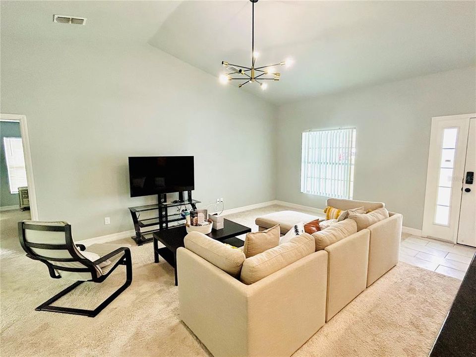 For Sale: $345,000 (3 beds, 2 baths, 1556 Square Feet)