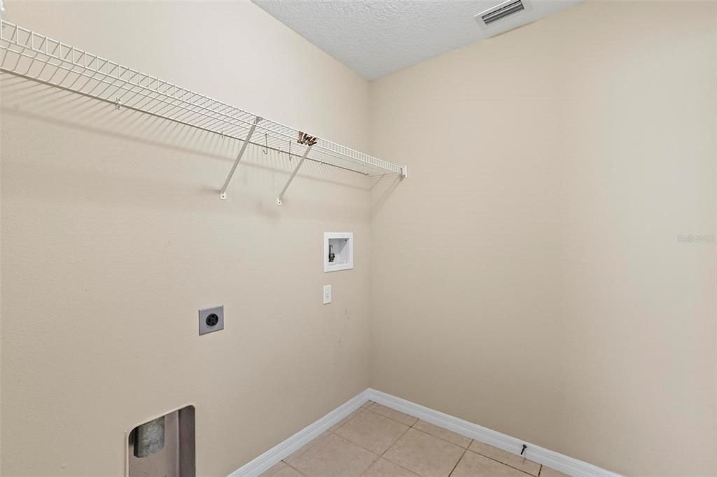 For Sale: $329,000 (2 beds, 2 baths, 1647 Square Feet)