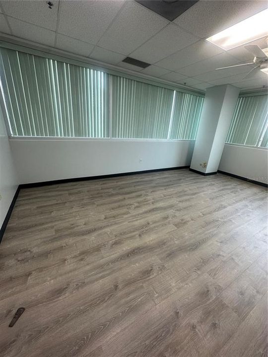 На продажу: $17,100 (0 спален, 0 ванн, 321 Квадратных фут)