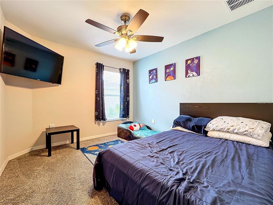 For Sale: $325,000 (3 beds, 2 baths, 1491 Square Feet)