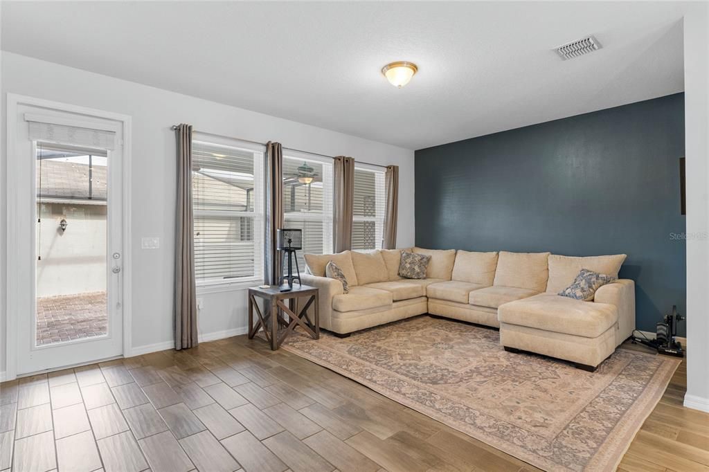 Active With Contract: $2,800 (3 beds, 2 baths, 1725 Square Feet)