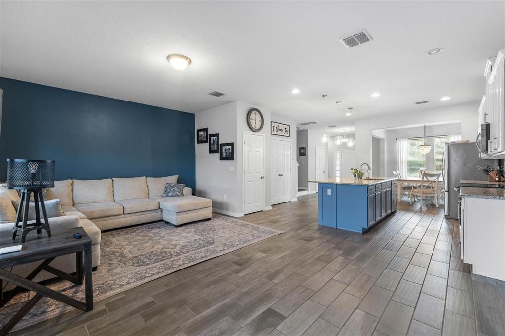 Active With Contract: $2,800 (3 beds, 2 baths, 1725 Square Feet)