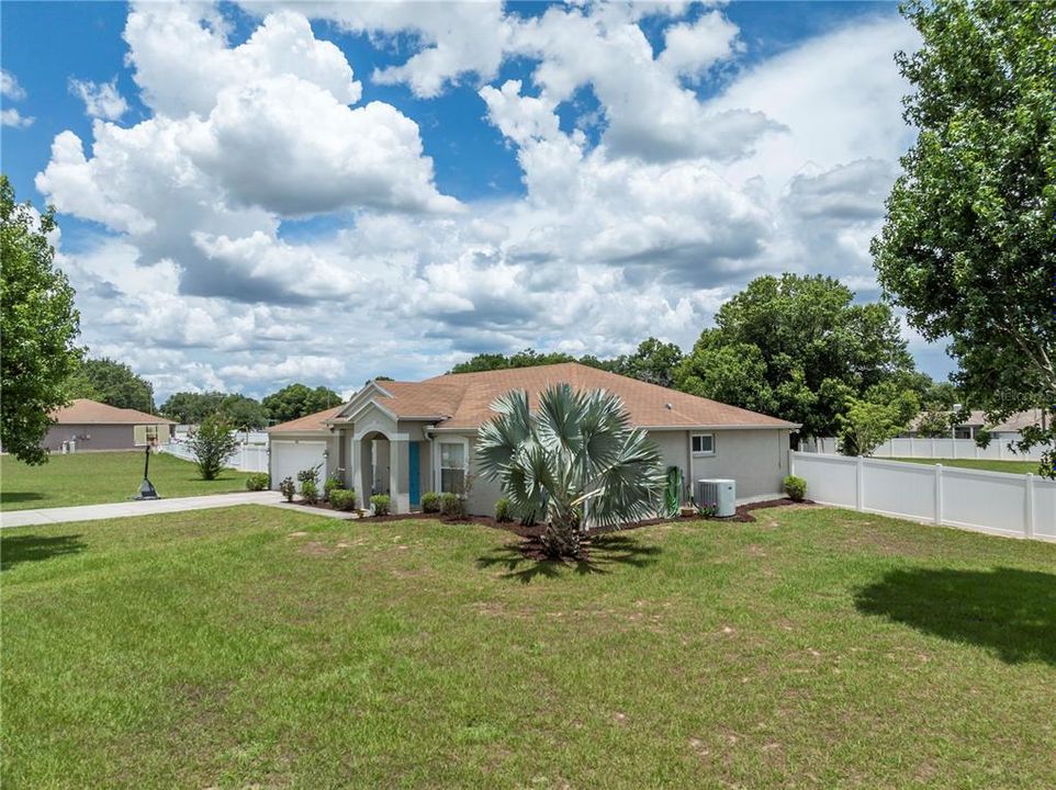 Active With Contract: $449,700 (3 beds, 2 baths, 1770 Square Feet)