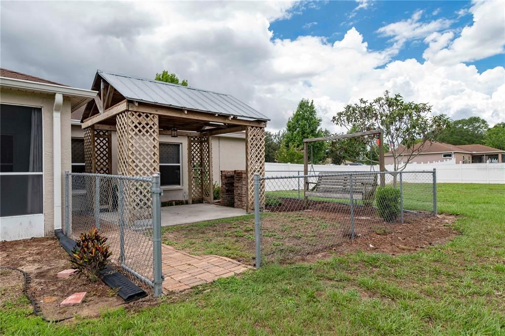 Active With Contract: $449,700 (3 beds, 2 baths, 1770 Square Feet)