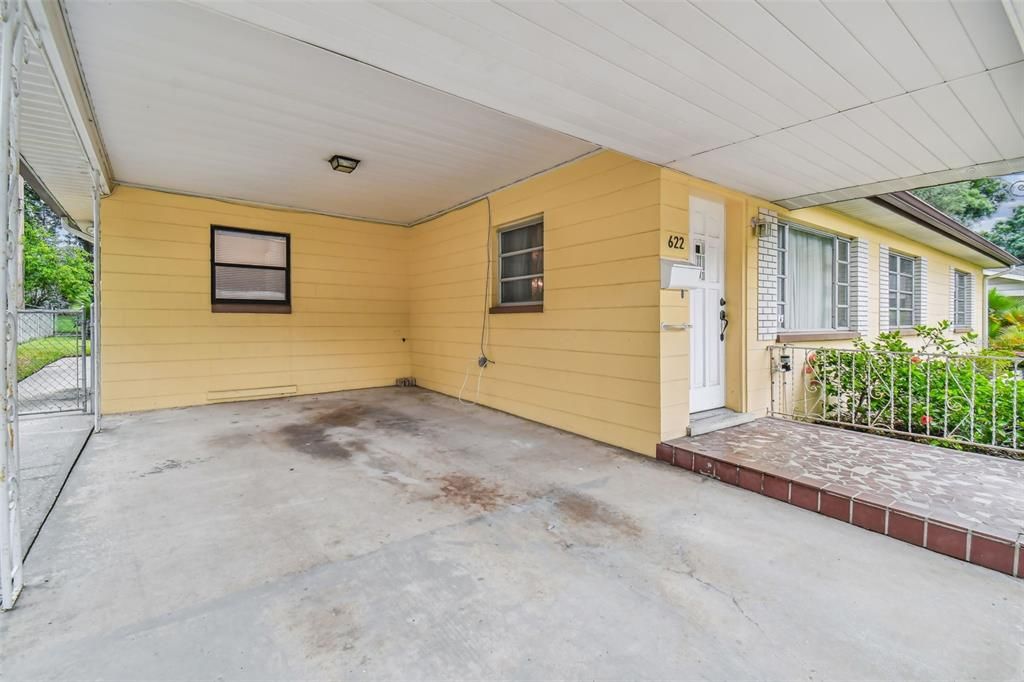 Active With Contract: $325,000 (3 beds, 2 baths, 1624 Square Feet)