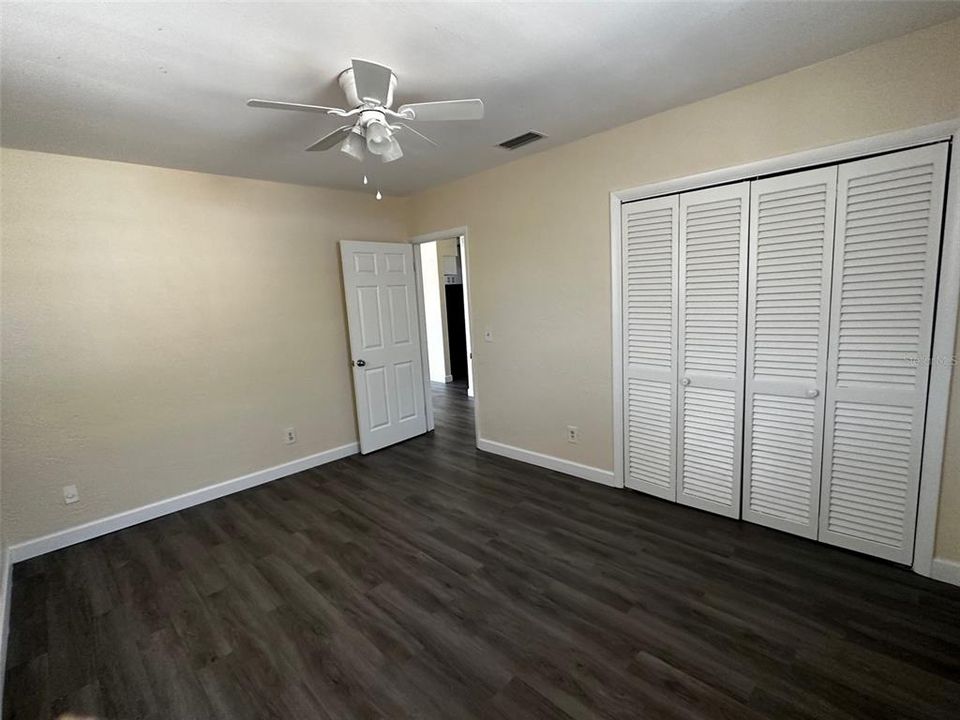 For Rent: $1,200 (2 beds, 1 baths, 841 Square Feet)