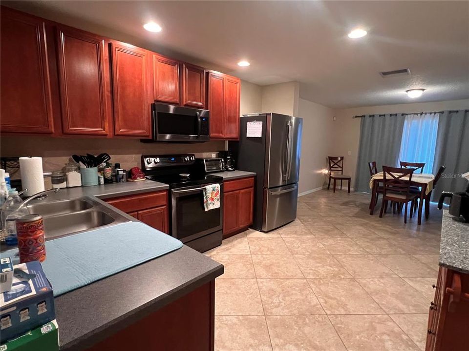 Vendido Recientemente: $249,999 (2 camas, 2 baños, 1372 Pies cuadrados)