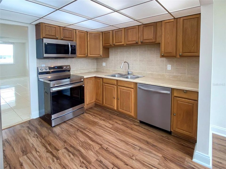 Kitchen with all NEW Samsung appliances