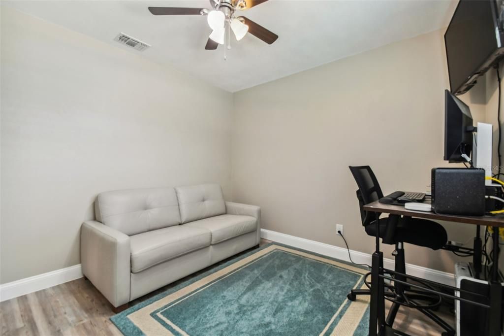 For Sale: $515,000 (3 beds, 2 baths, 1156 Square Feet)