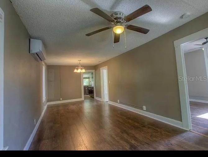 For Sale: $225,900 (2 beds, 1 baths, 780 Square Feet)