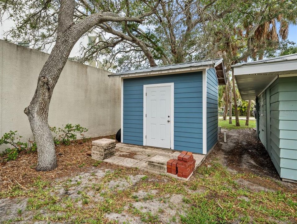 For Sale: $1,250,000 (3 beds, 2 baths, 2065 Square Feet)