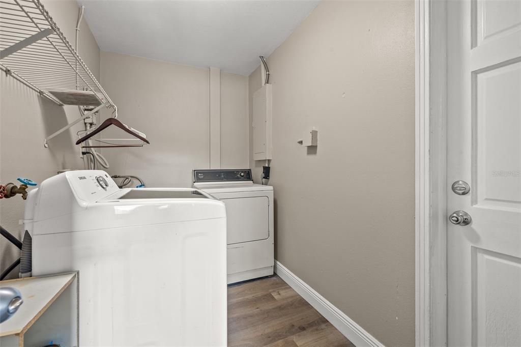 Full size laundry room