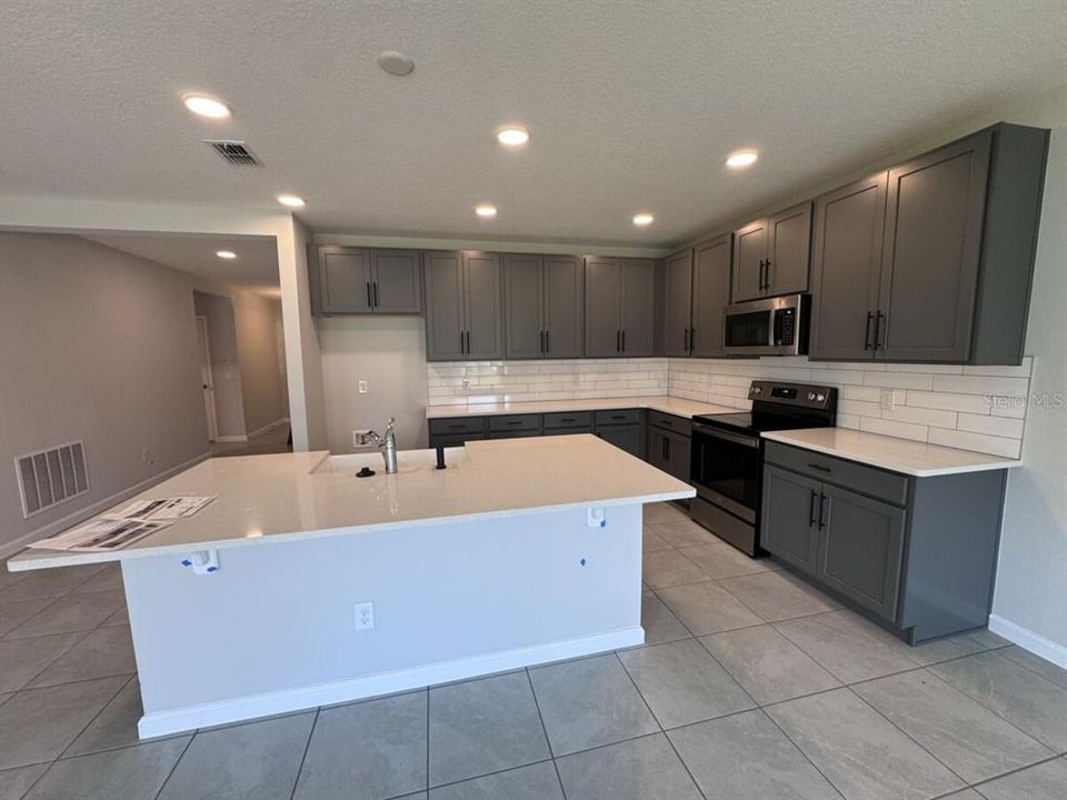 For Sale: $449,345 (3 beds, 2 baths, 1734 Square Feet)