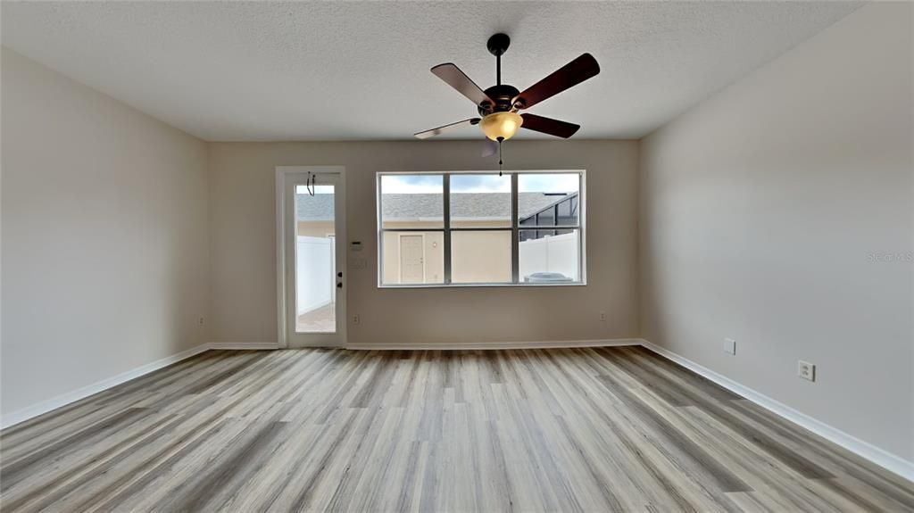 For Sale: $389,900 (2 beds, 2 baths, 1448 Square Feet)