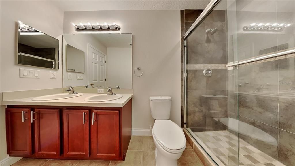 For Sale: $389,900 (2 beds, 2 baths, 1448 Square Feet)