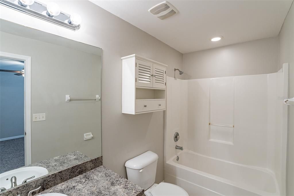 For Sale: $359,000 (3 beds, 2 baths, 1408 Square Feet)