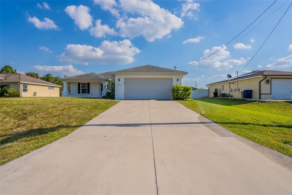 For Sale: $359,000 (3 beds, 2 baths, 1408 Square Feet)