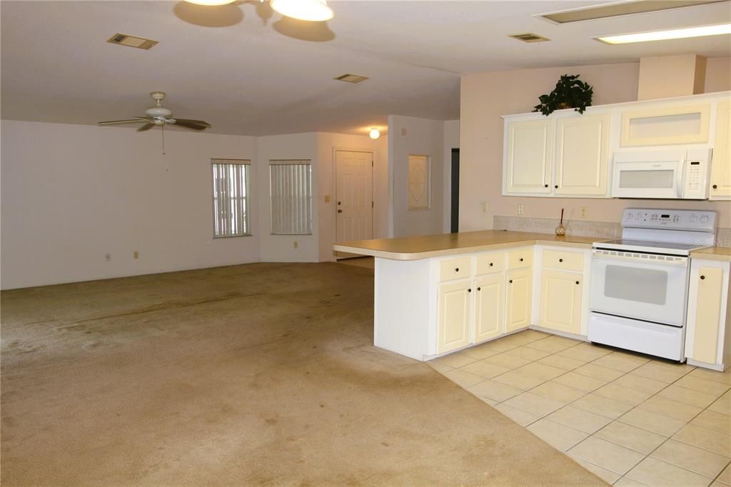 For Sale: $289,900 (3 beds, 2 baths, 1635 Square Feet)