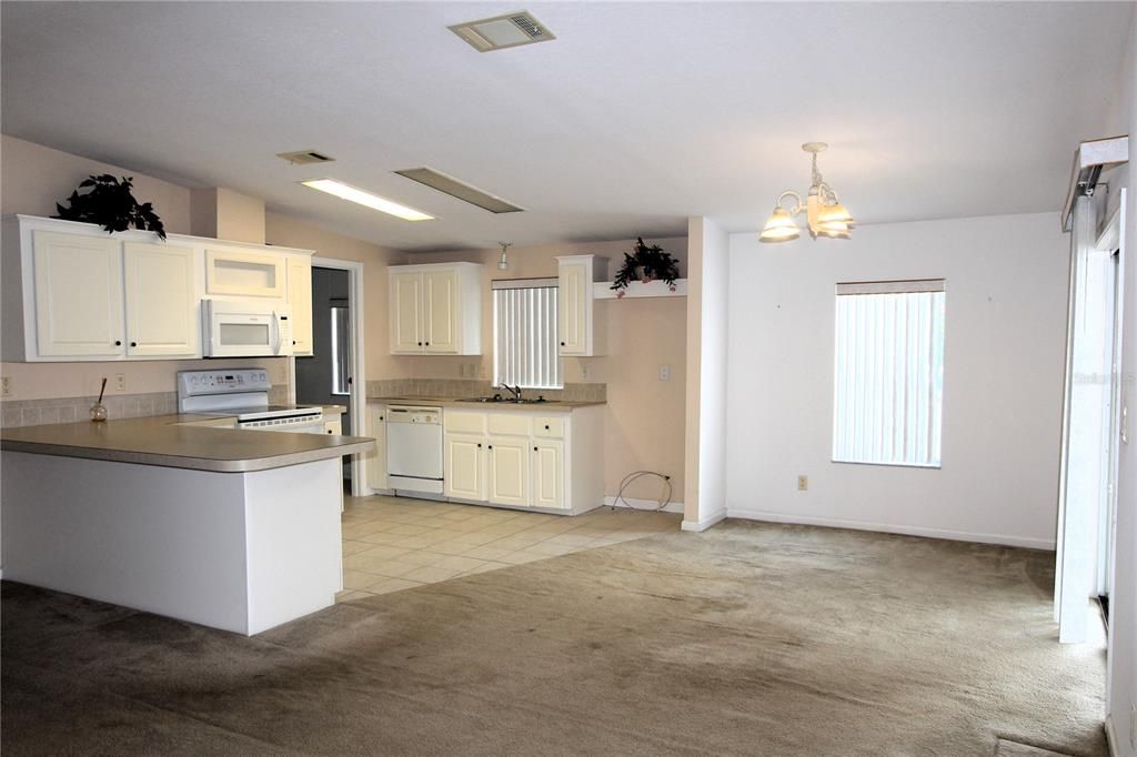 For Sale: $289,900 (3 beds, 2 baths, 1635 Square Feet)