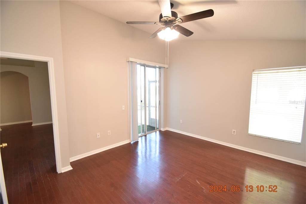 For Rent: $2,295 (4 beds, 3 baths, 1816 Square Feet)
