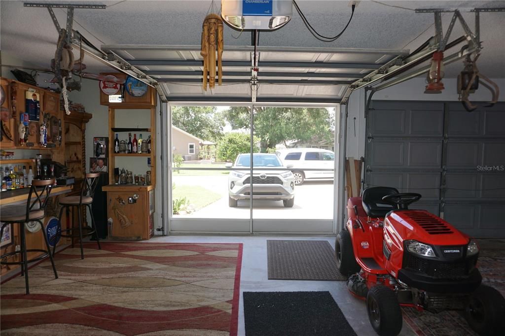 SCREEN ON GARAGE