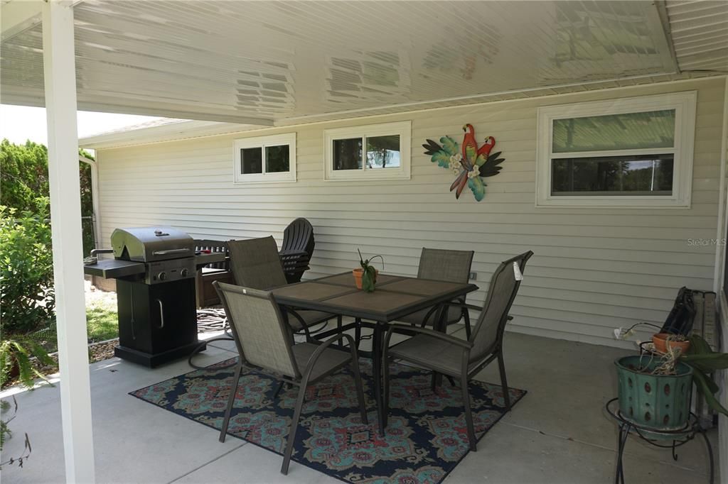 OUTDOOR COVERED PATIO