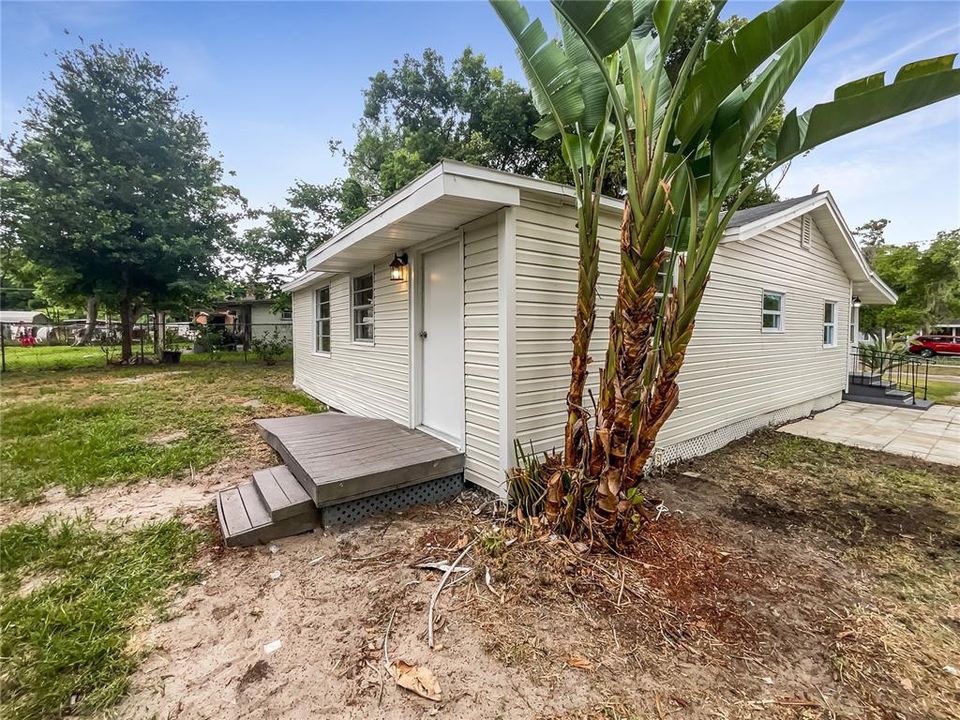 For Sale: $286,000 (3 beds, 2 baths, 1064 Square Feet)