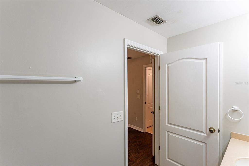 For Sale: $320,000 (3 beds, 2 baths, 1408 Square Feet)