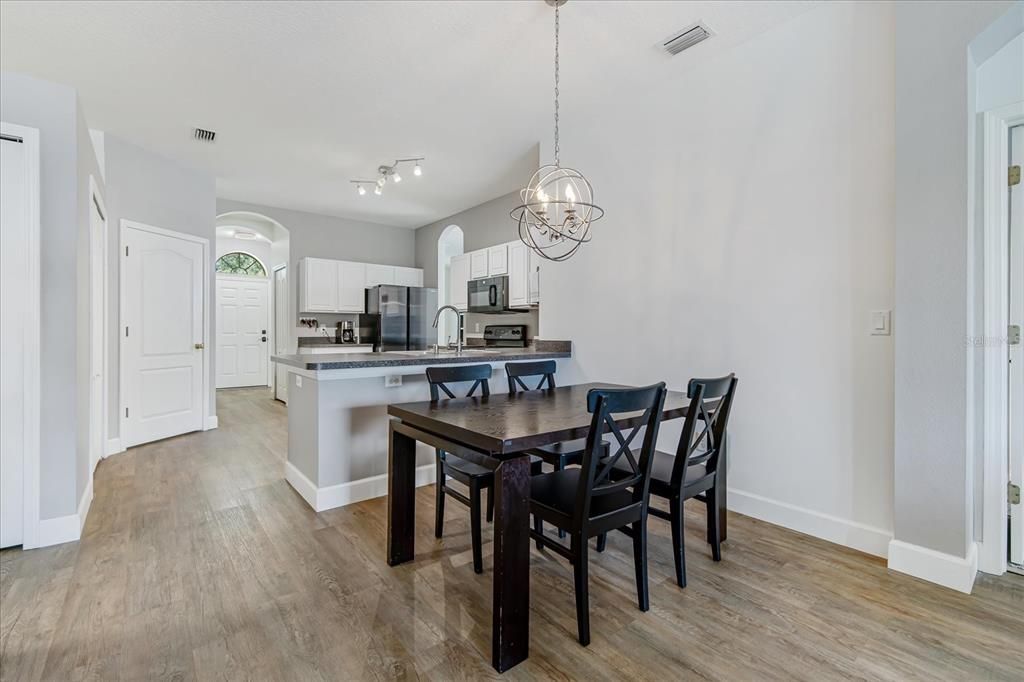 Active With Contract: $389,900 (4 beds, 2 baths, 1868 Square Feet)