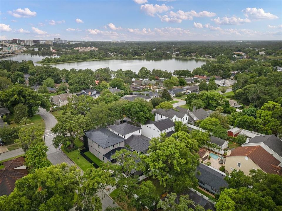 Active With Contract: $2,195,000 (5 beds, 4 baths, 3884 Square Feet)