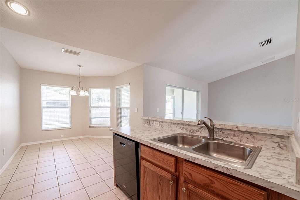 For Sale: $337,000 (4 beds, 2 baths, 1718 Square Feet)