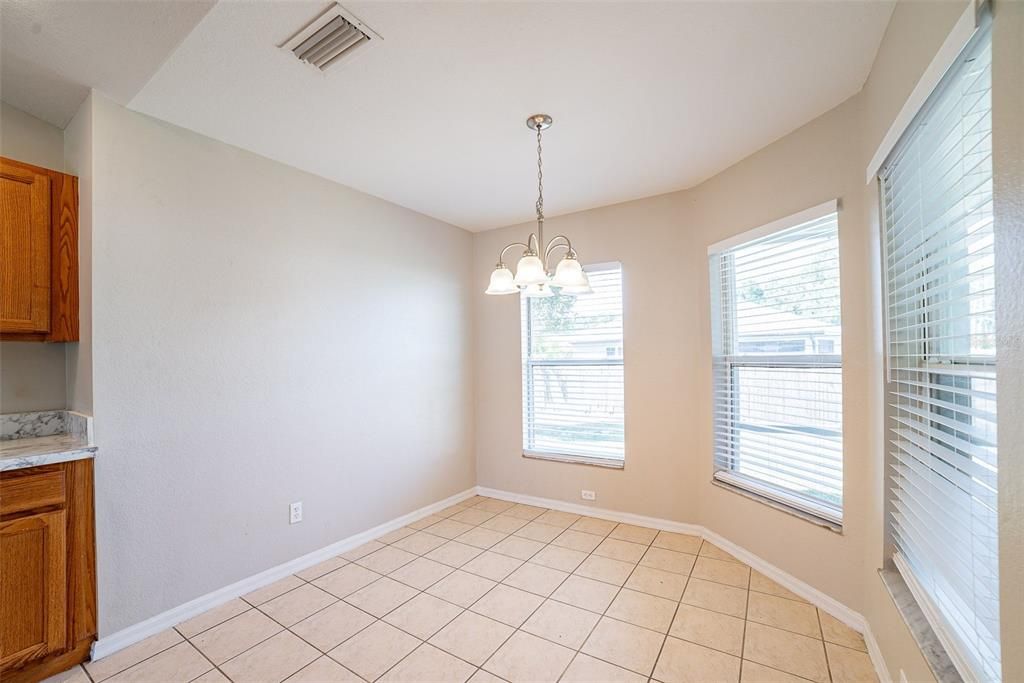 For Sale: $337,000 (4 beds, 2 baths, 1718 Square Feet)