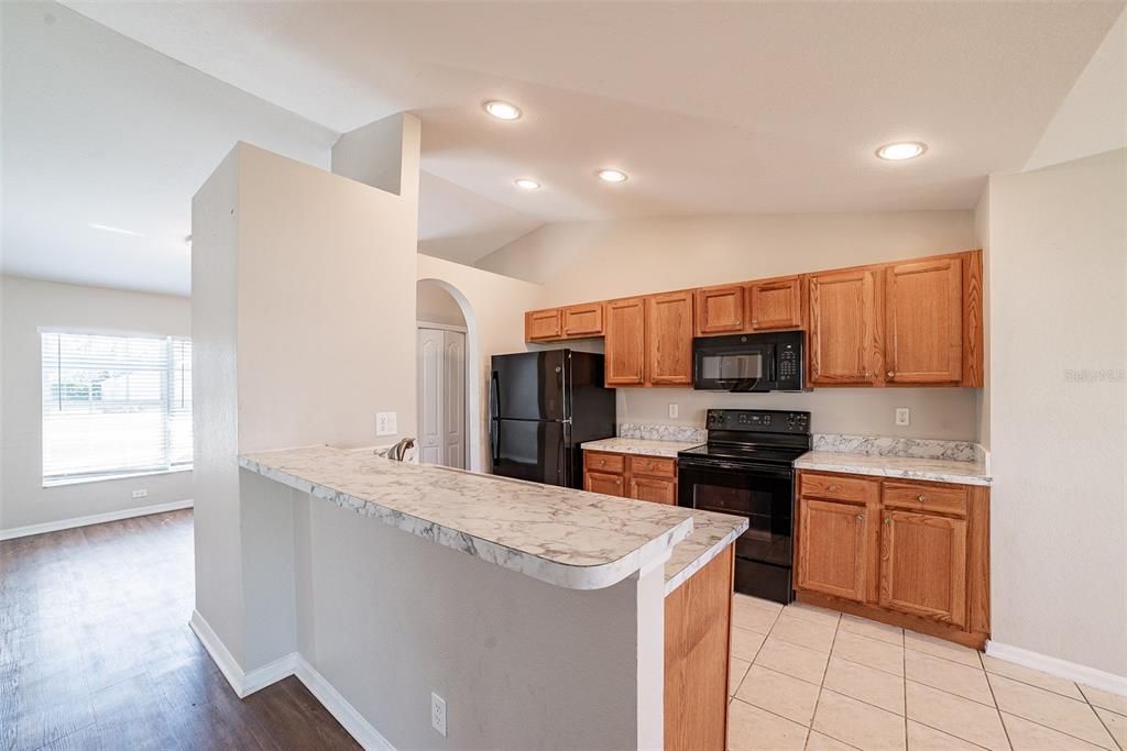 For Sale: $337,000 (4 beds, 2 baths, 1718 Square Feet)