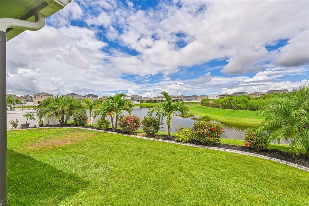 POND VIEW-NO BACK YARD NEIGHBORS!