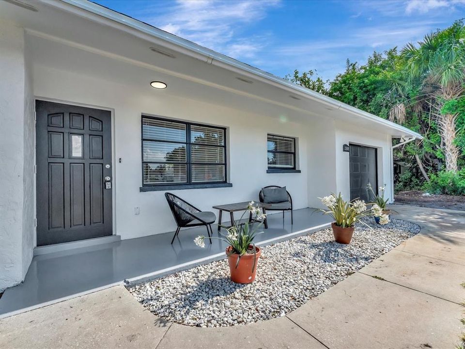 Recently Sold: $385,000 (3 beds, 2 baths, 1211 Square Feet)