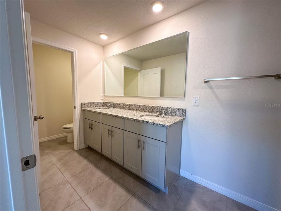 For Rent: $2,300 (3 beds, 2 baths, 1587 Square Feet)
