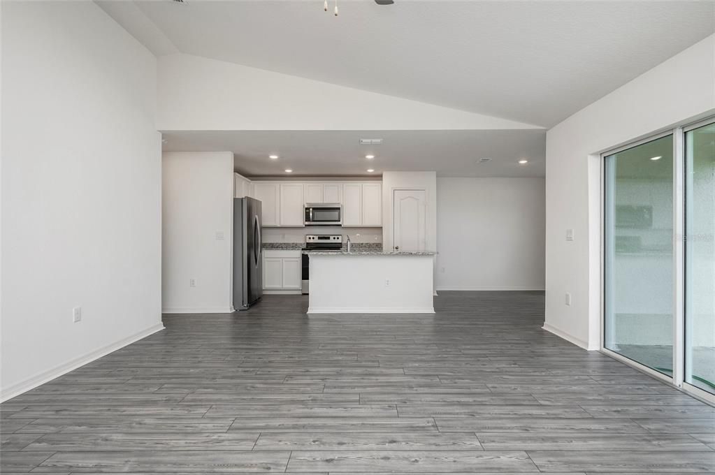 For Sale: $354,900 (3 beds, 2 baths, 1613 Square Feet)