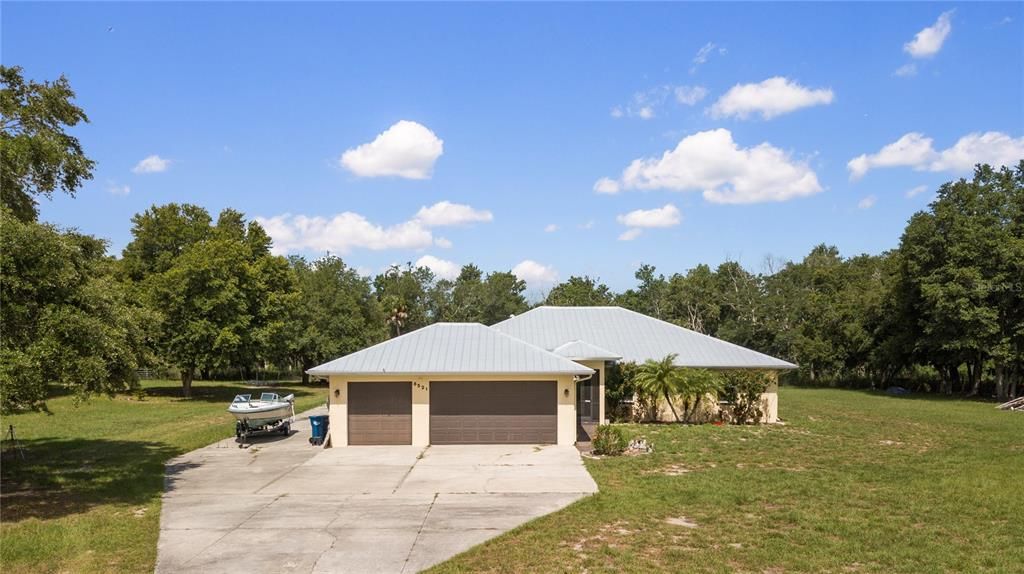 For Sale: $1,500,000 (4 beds, 3 baths, 2800 Square Feet)