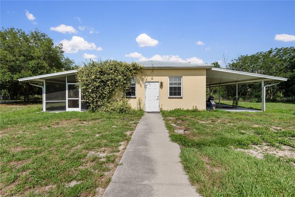 Detached garage