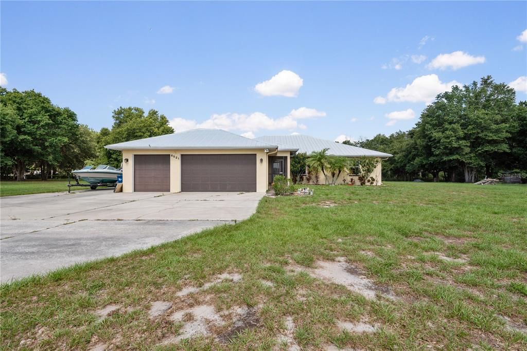 For Sale: $1,500,000 (4 beds, 3 baths, 2800 Square Feet)