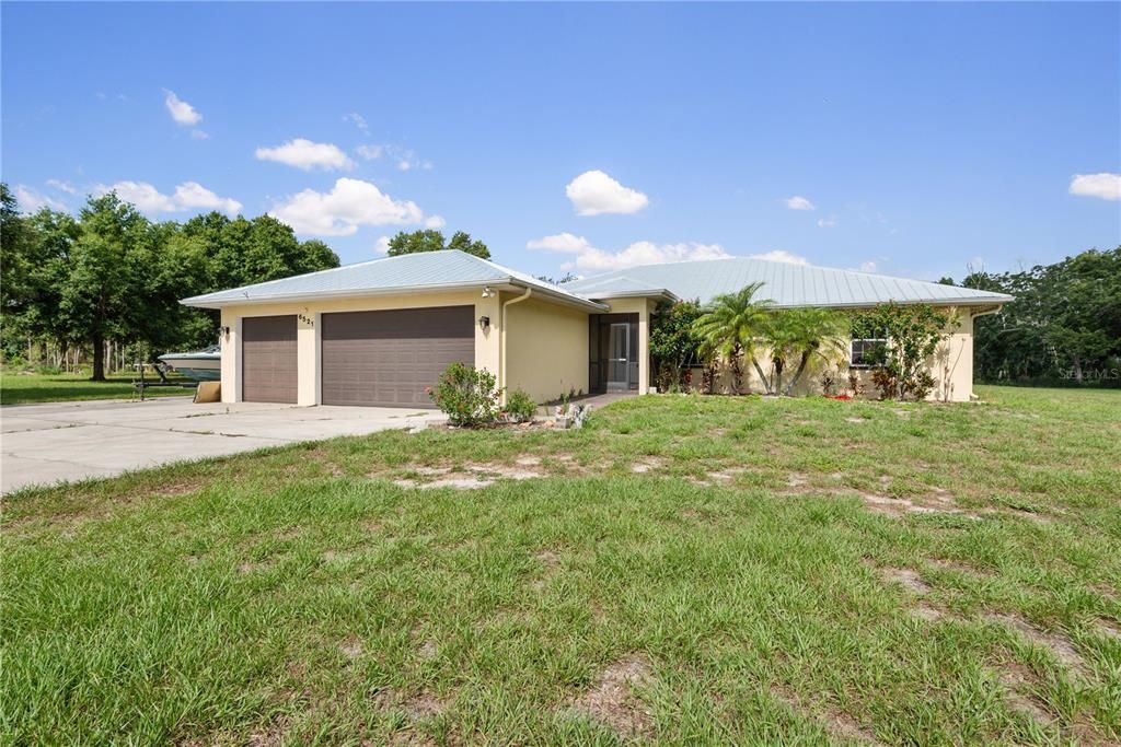 For Sale: $1,500,000 (4 beds, 3 baths, 2800 Square Feet)