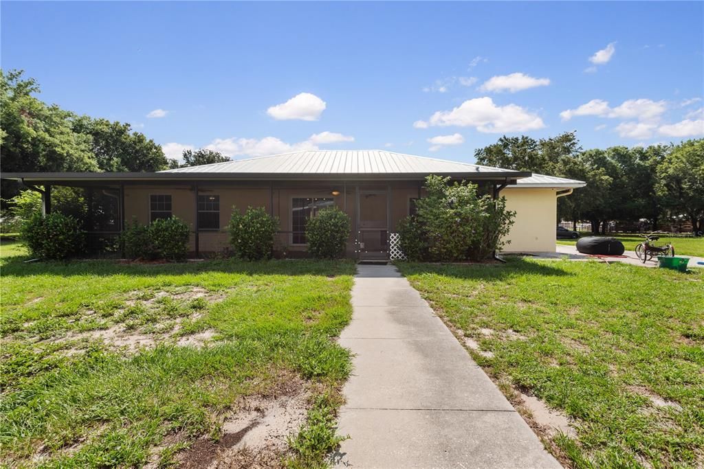 For Sale: $1,500,000 (4 beds, 3 baths, 2800 Square Feet)