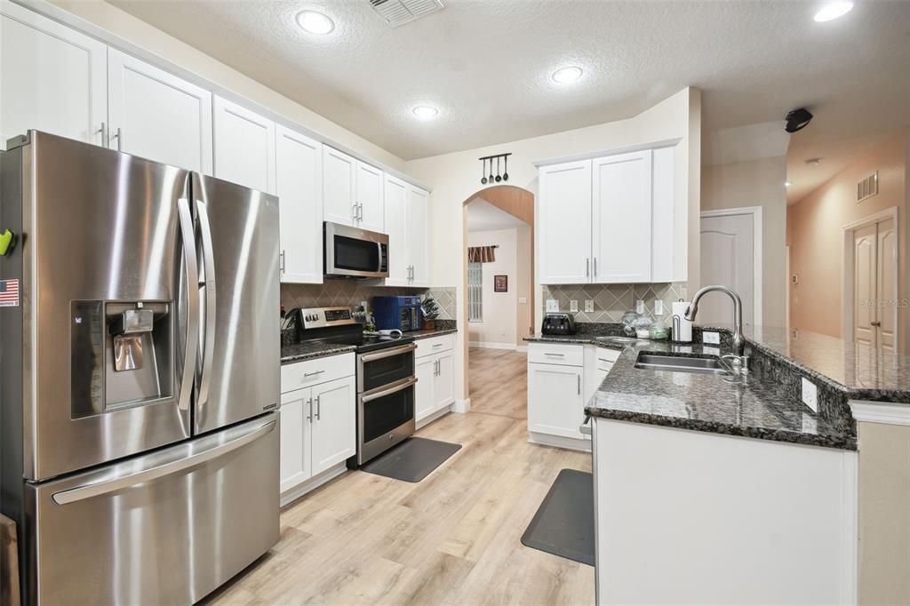 Active With Contract: $457,900 (4 beds, 2 baths, 2488 Square Feet)