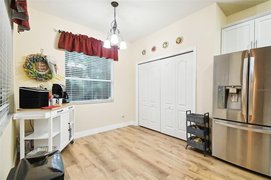For Sale: $469,900 (3 beds, 2 baths, 2488 Square Feet)