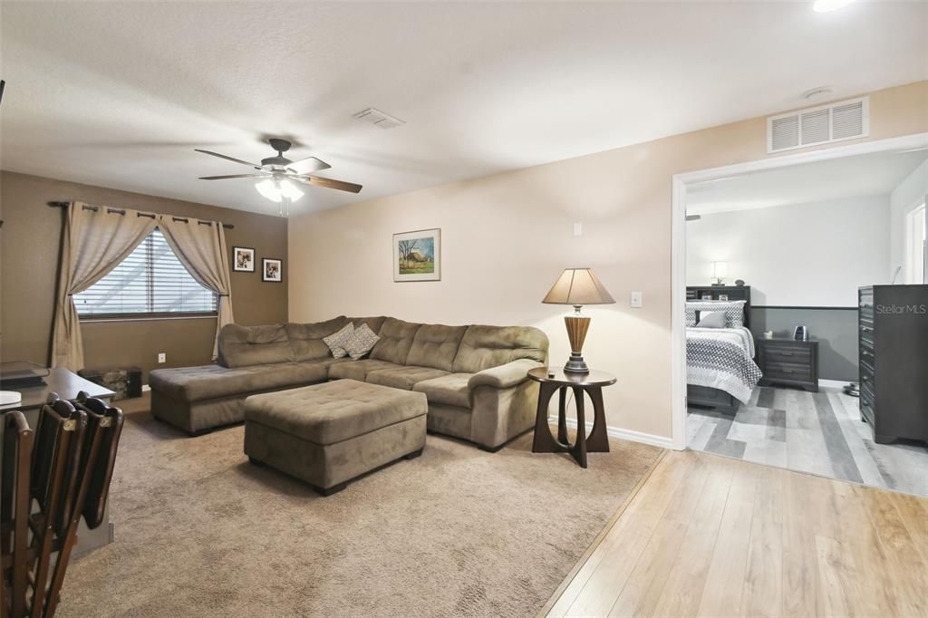 For Sale: $469,900 (3 beds, 2 baths, 2488 Square Feet)