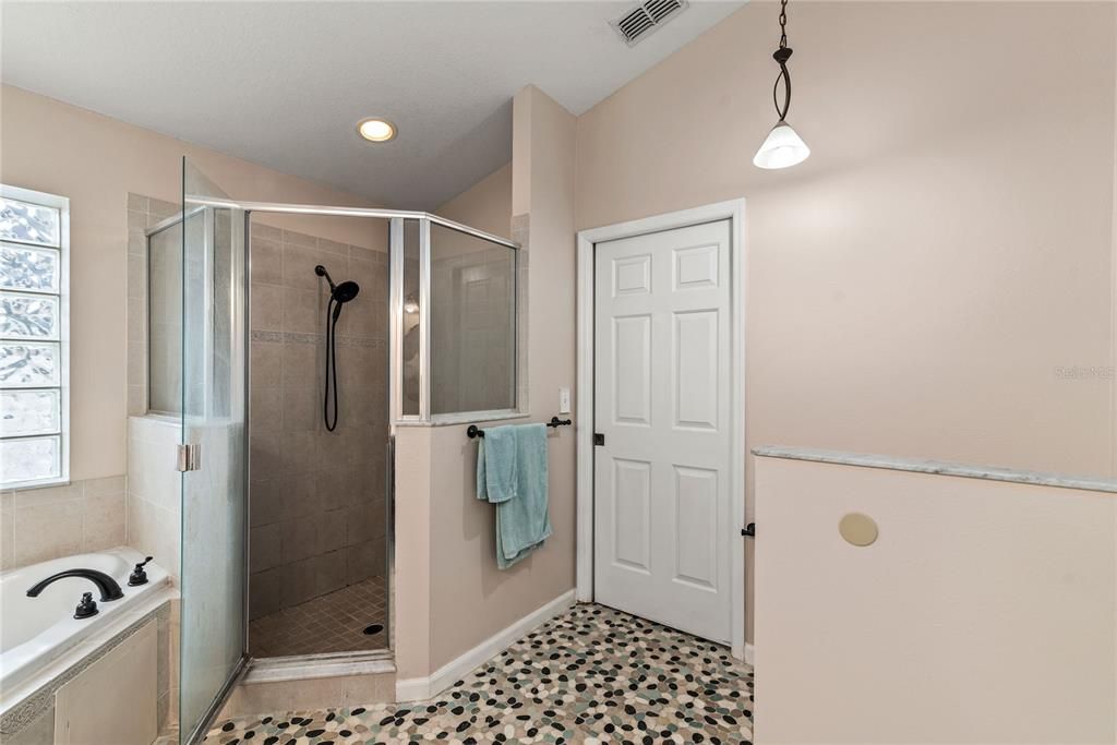 For Sale: $378,500 (3 beds, 2 baths, 1852 Square Feet)