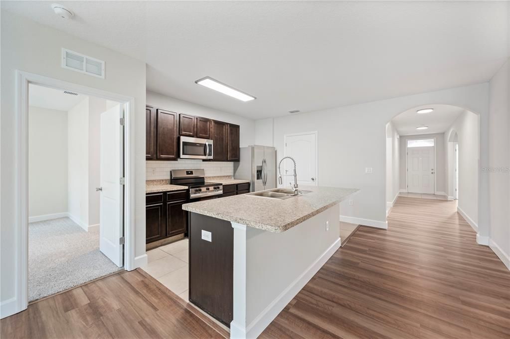 For Sale: $314,950 (3 beds, 2 baths, 1711 Square Feet)